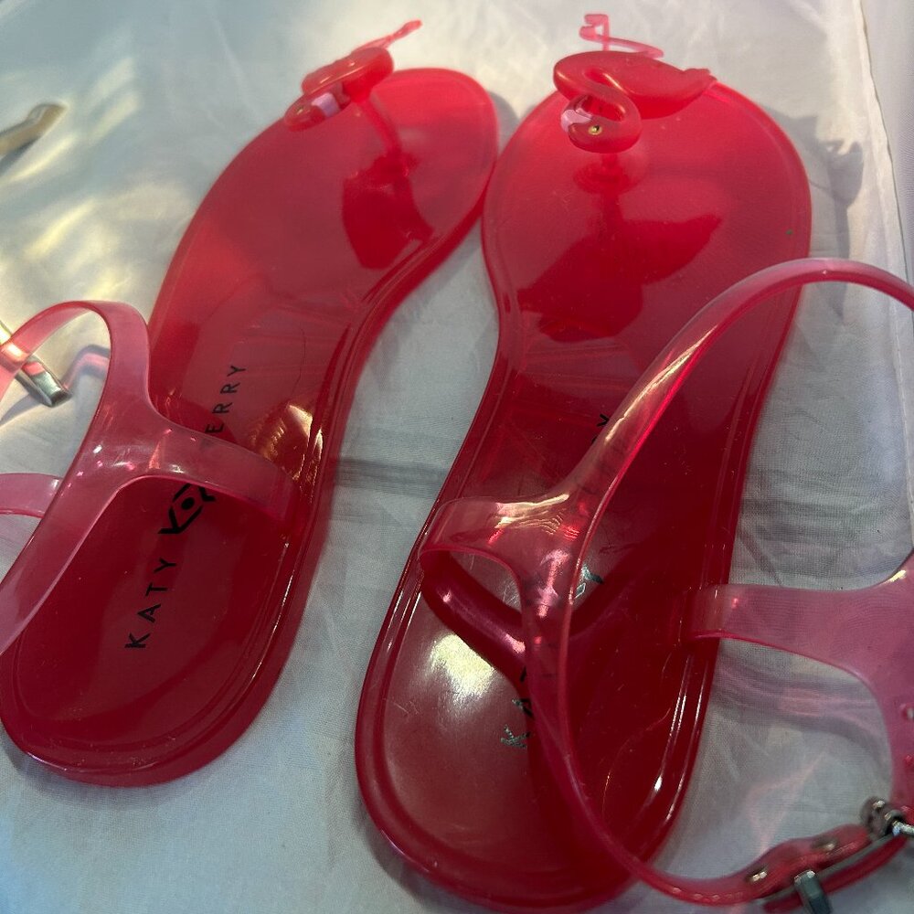 Katy Perry Flamingo Gelli Strap on Sandals, Size 9, Never Worn for the FLAMINGO‎
